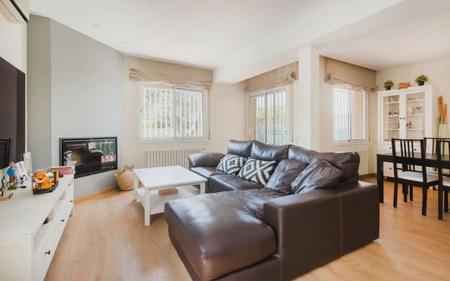4 chambre Villa/Maison Semi-Mitoyenne à vendre à Sant Fost de Campsentelles avec garage - 580 000 € (Ref: 10054449)