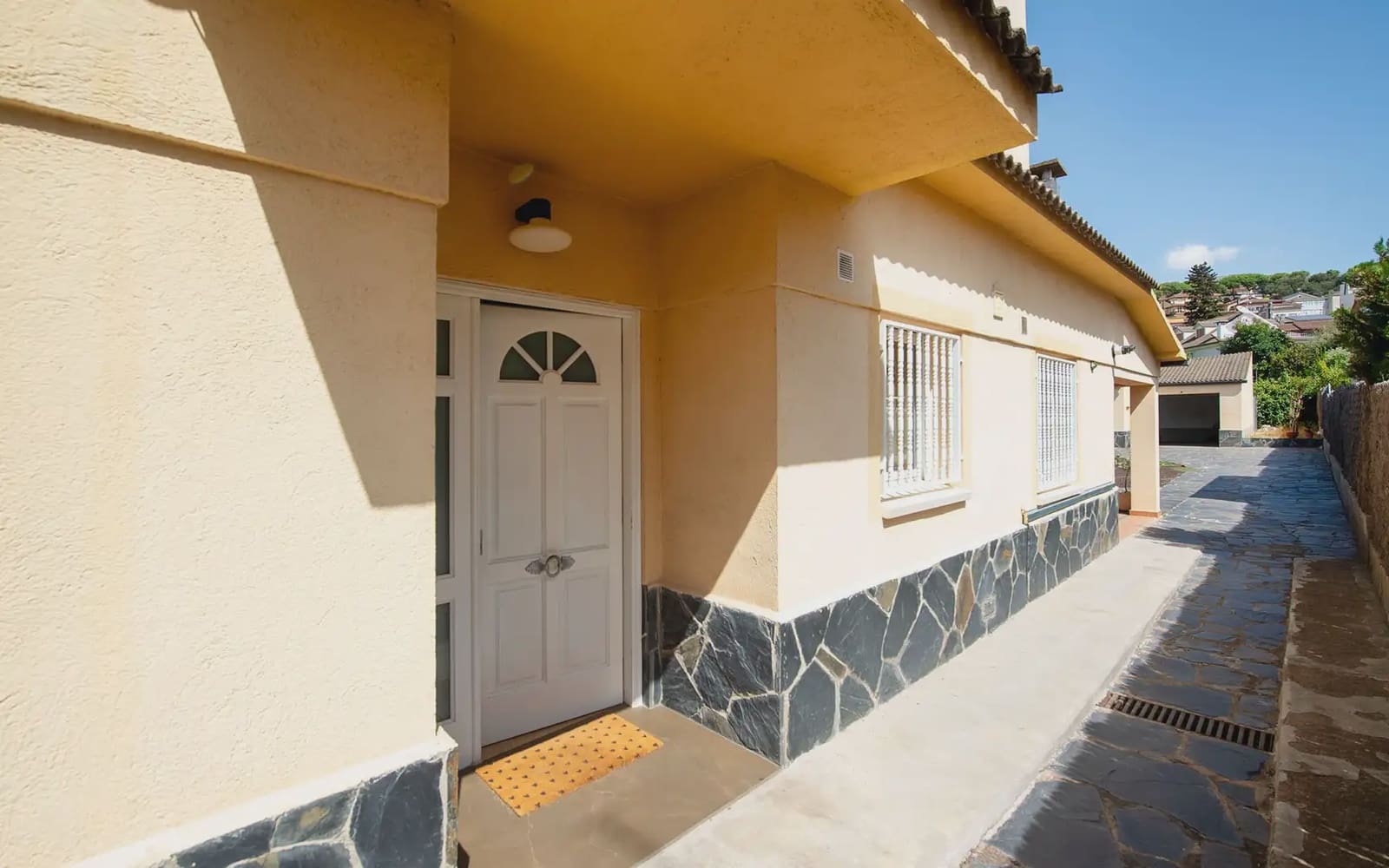 4 chambre Villa/Maison Semi-Mitoyenne à vendre à Sant Fost de Campsentelles avec garage - 580 000 € (Ref: 10054449)