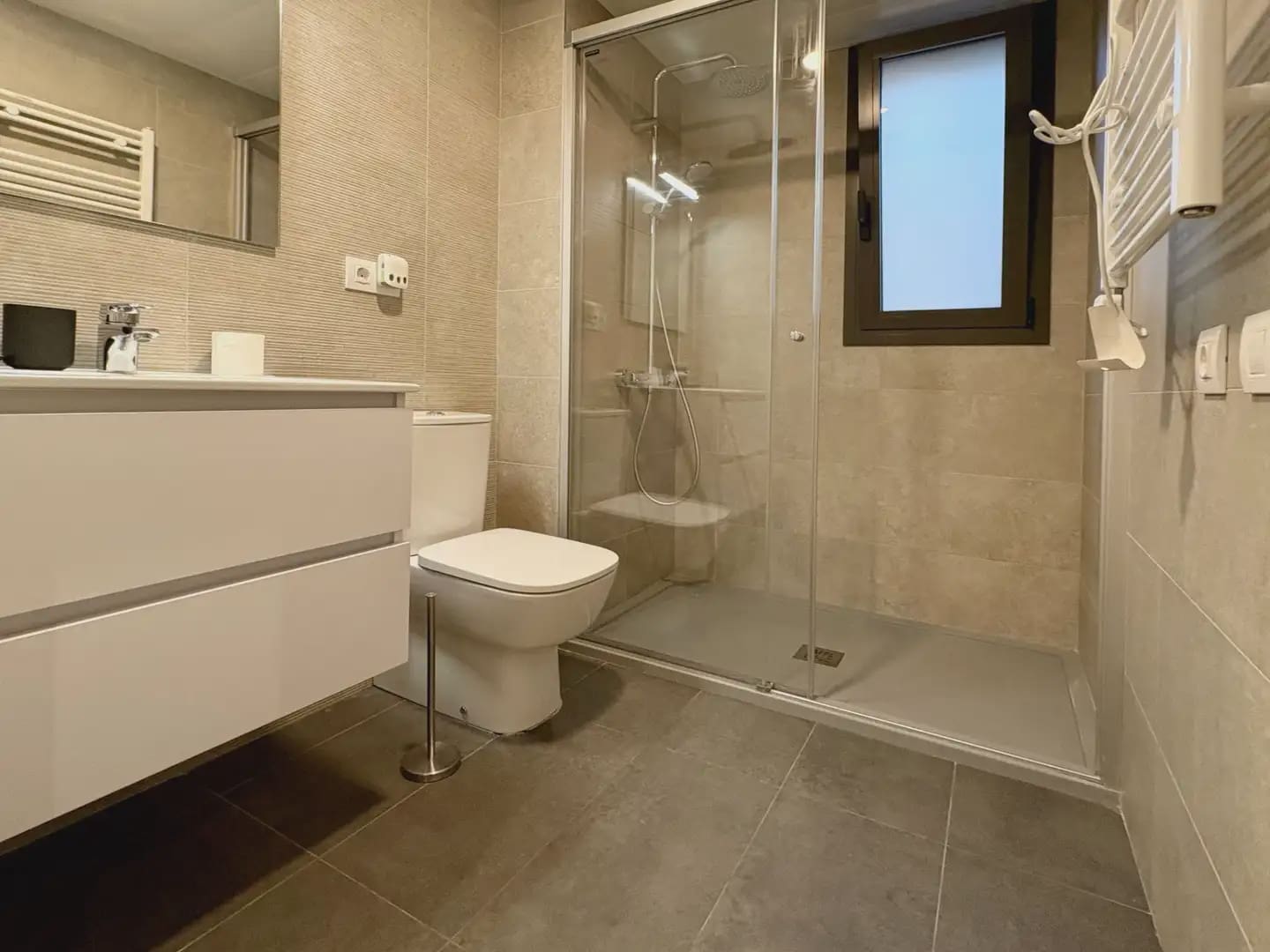 1 quarto Apartamento para arrendar em Barcelona cidade com garagem - 1 216 € (Ref: 10057671)
