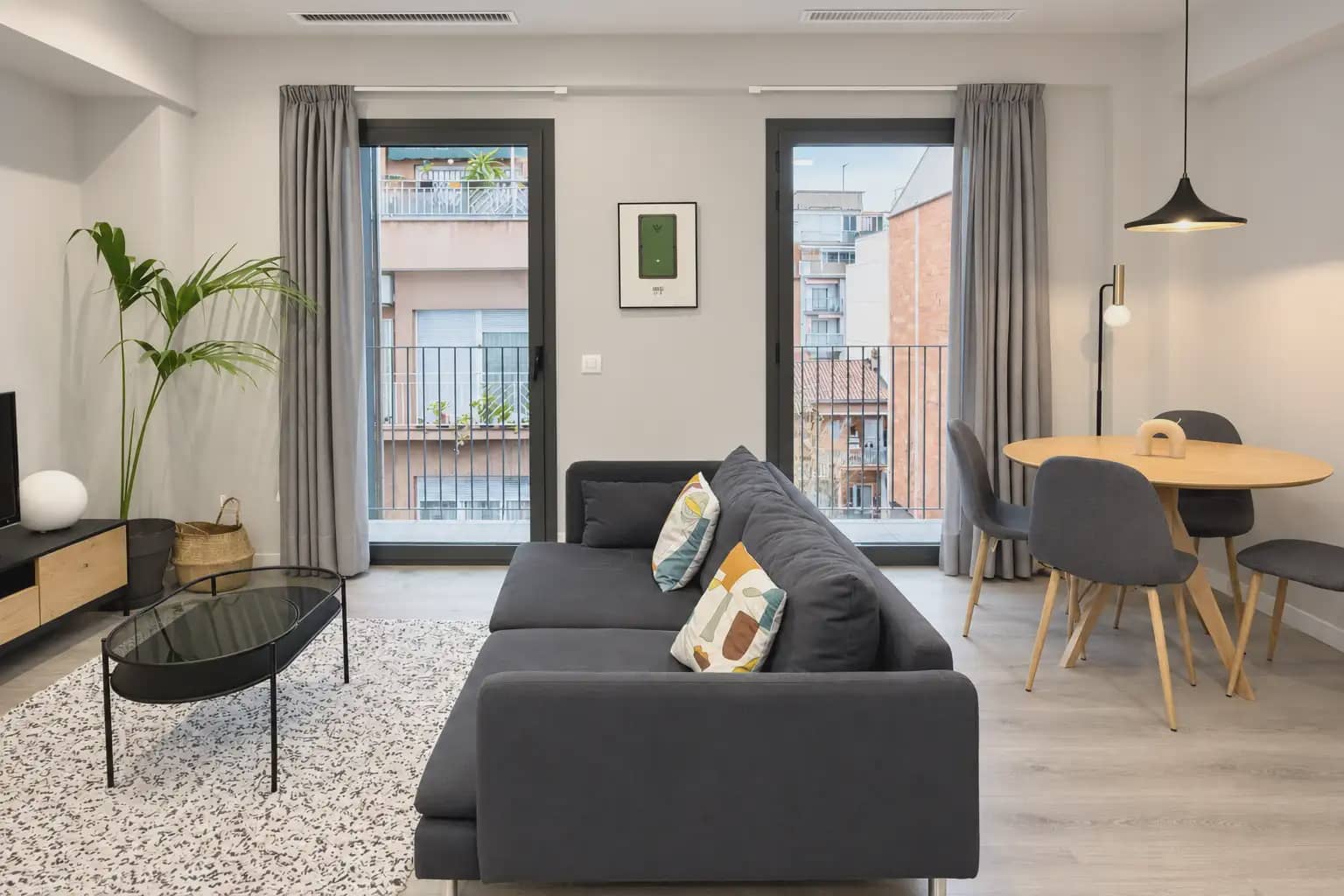 1 quarto Apartamento para arrendar em Barcelona cidade com garagem - 1 216 € (Ref: 10057671)