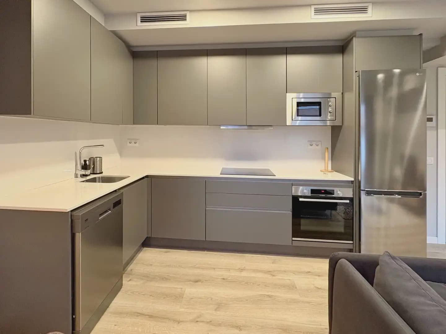 1 quarto Apartamento para arrendar em Barcelona cidade com garagem - 1 216 € (Ref: 10057671)