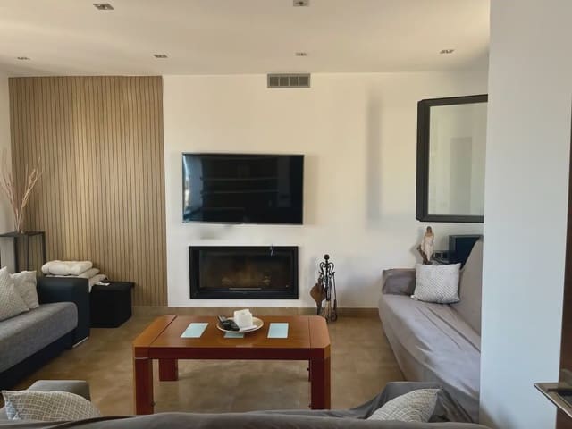 6 soverom Villa til salgs i Sant Boi de Llobregat med svømmebasseng garasje - € 650 000 (Ref: 10057672)