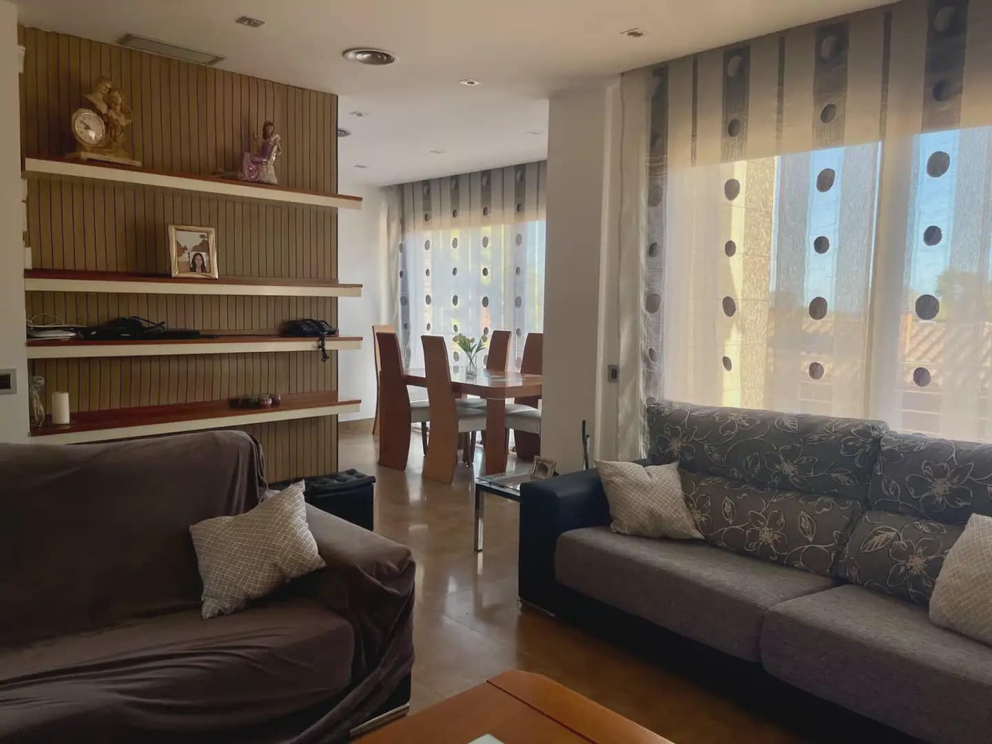 Chalet de 6 habitaciones en Sant Boi de Llobregat en venta con piscina garaje - 625.000 € (Ref: 10057672)