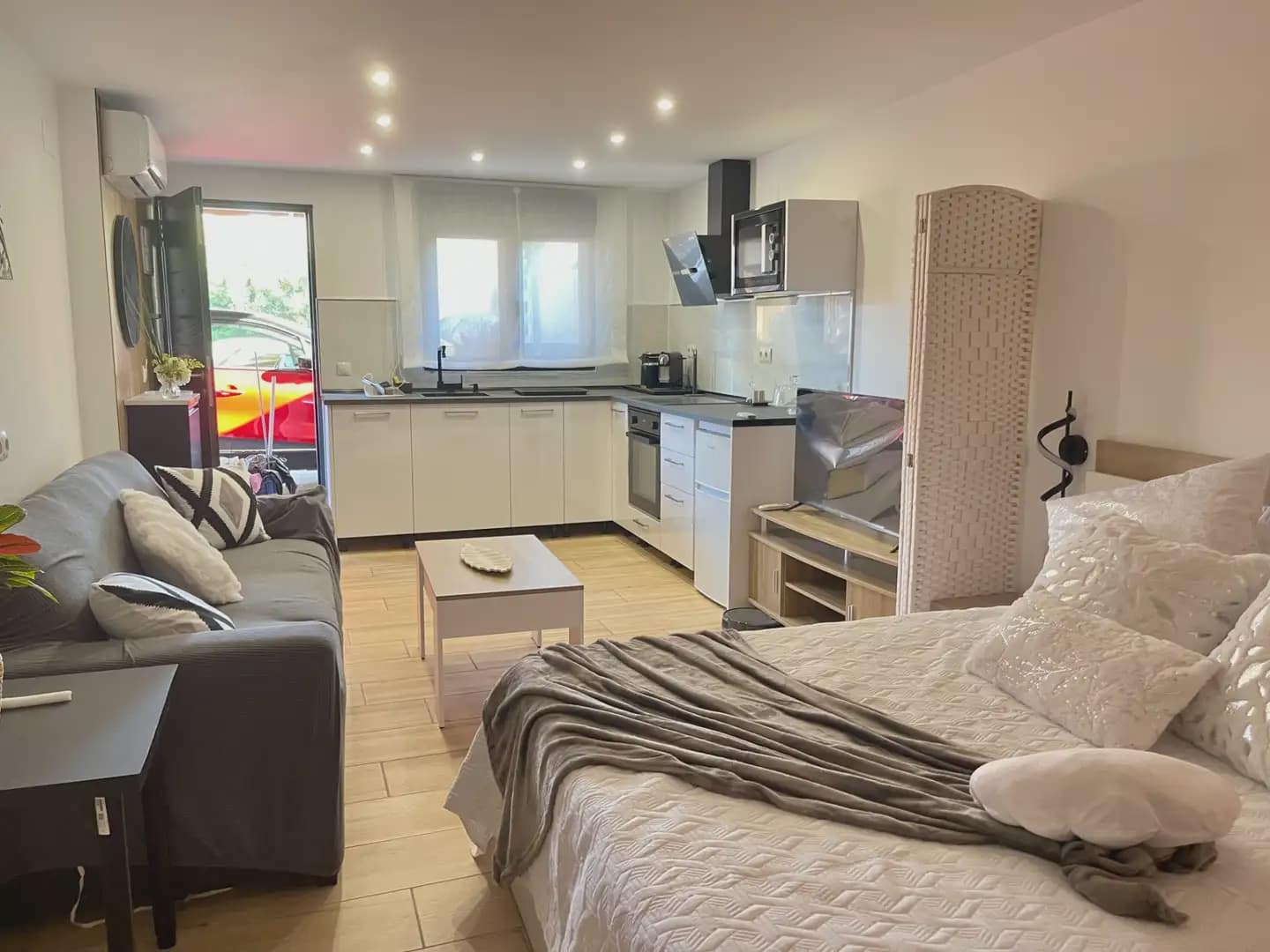 Chalet de 6 habitaciones en Sant Boi de Llobregat en venta con piscina garaje - 625.000 € (Ref: 10057672)