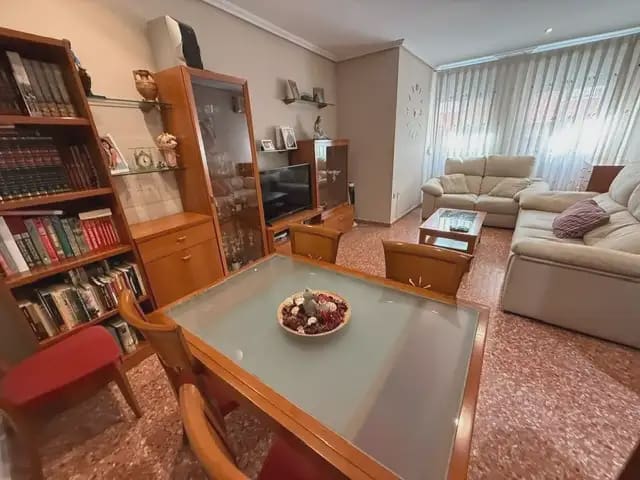 4 slaapkamer Flat te koop in Torrent met garage - € 320.000 (Ref: 10062678)