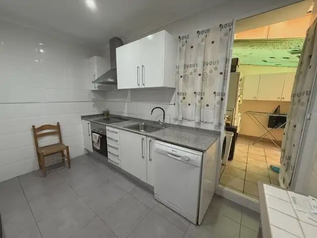 4 slaapkamer Flat te koop in Torrent met garage - € 320.000 (Ref: 10062678)