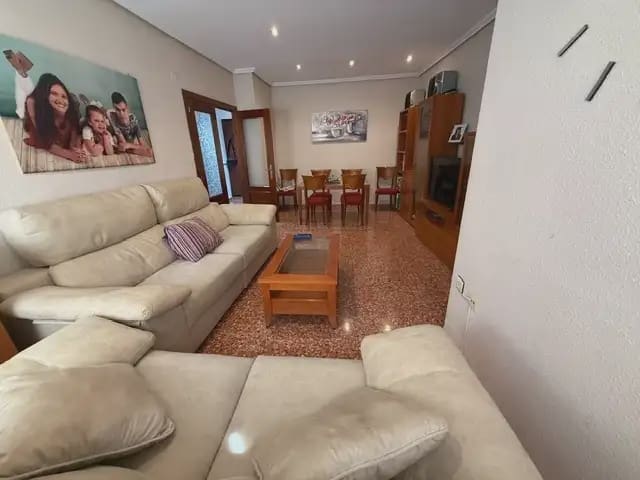 Piso de 4 habitaciones en Torrent en venta con garaje - 320.000 € (Ref: 10062678)