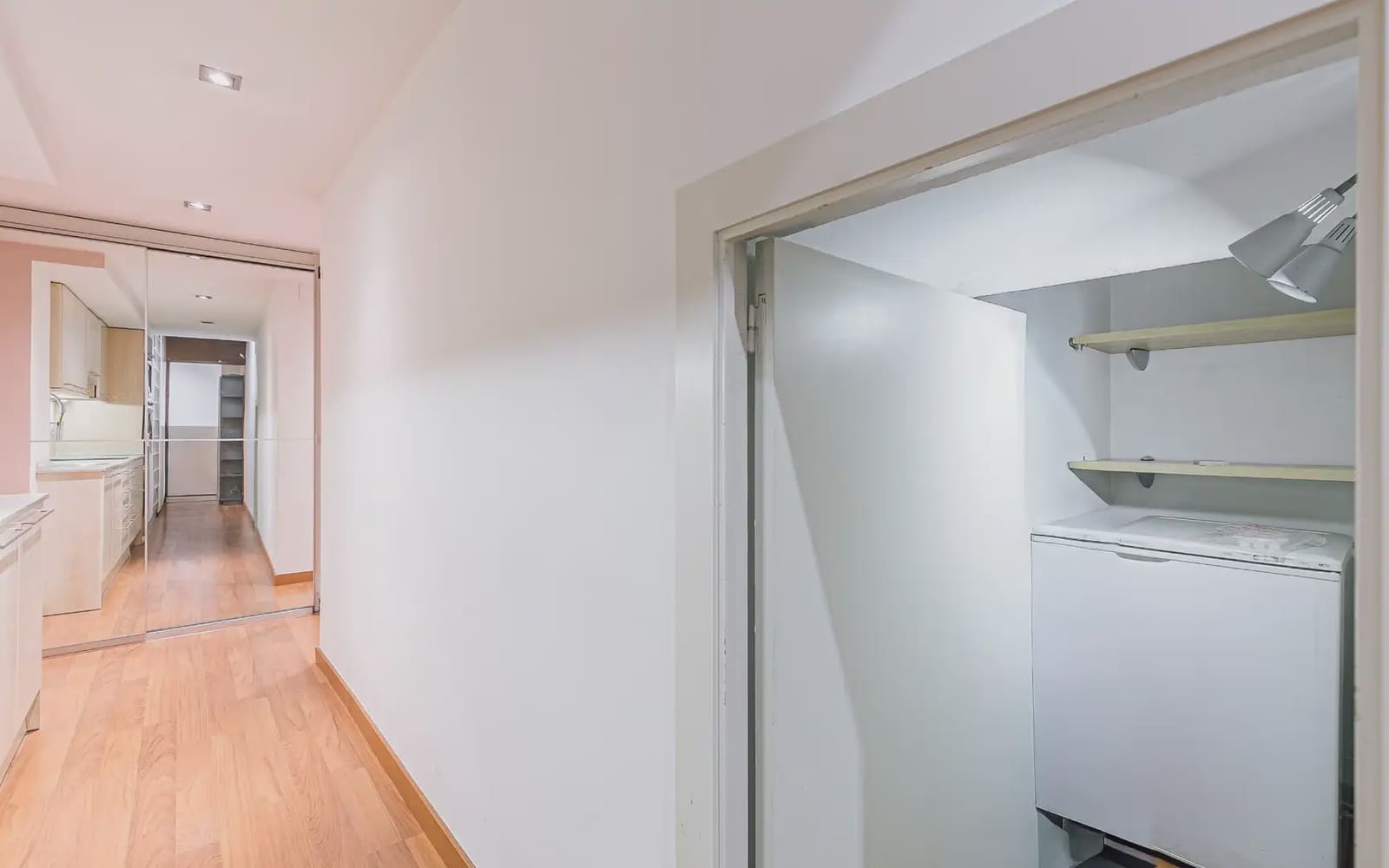 Kaupallinen myytävänä paikassa Barcelona kaupunki - 195 000 € (Ref: 10062908)