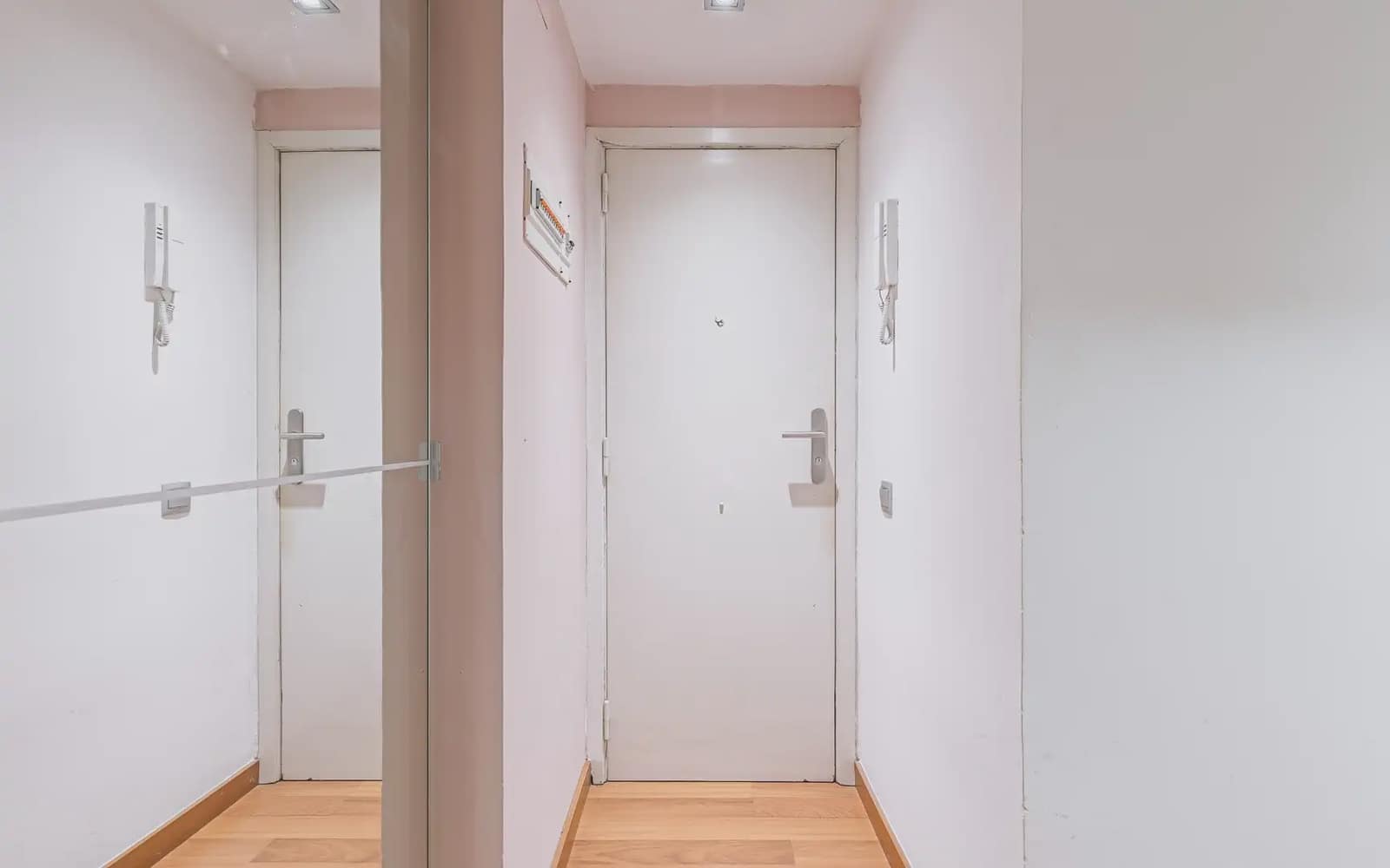 Kaupallinen myytävänä paikassa Barcelona kaupunki - 195 000 € (Ref: 10062908)