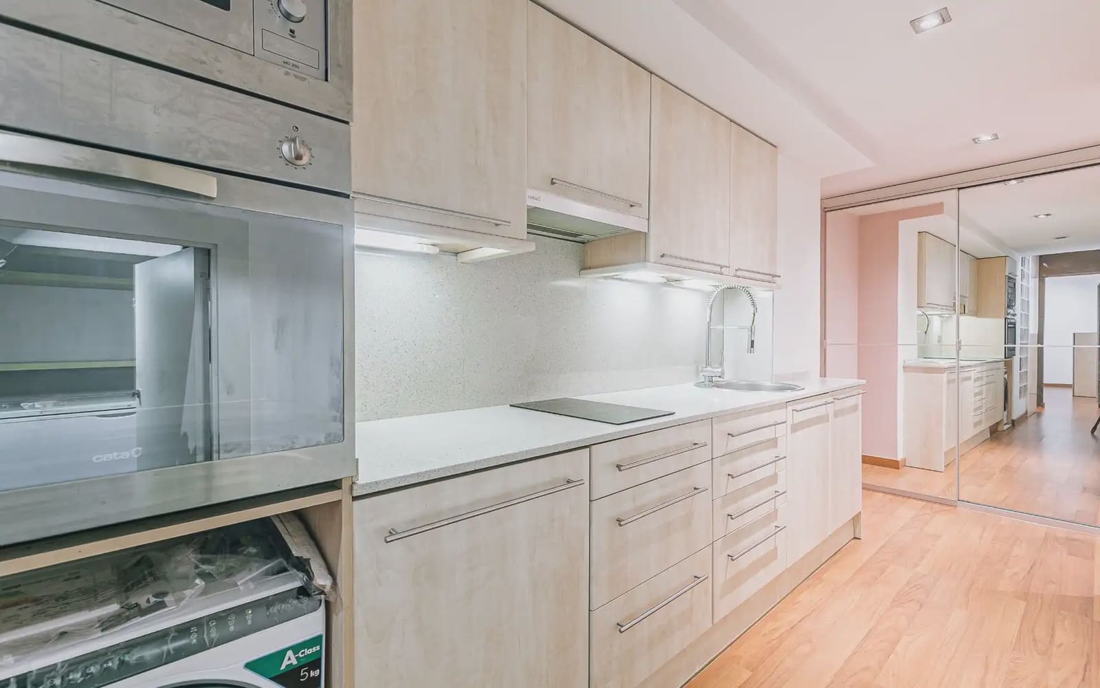 Kaupallinen myytävänä paikassa Barcelona kaupunki - 195 000 € (Ref: 10062908)