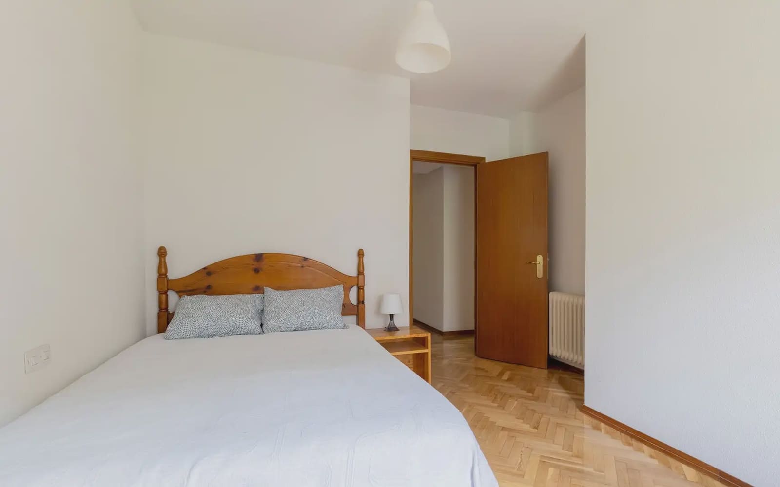 4 soveværelse Lejlighed til leje i Madrid by med garage - € 2.350 (Ref: 10073070)