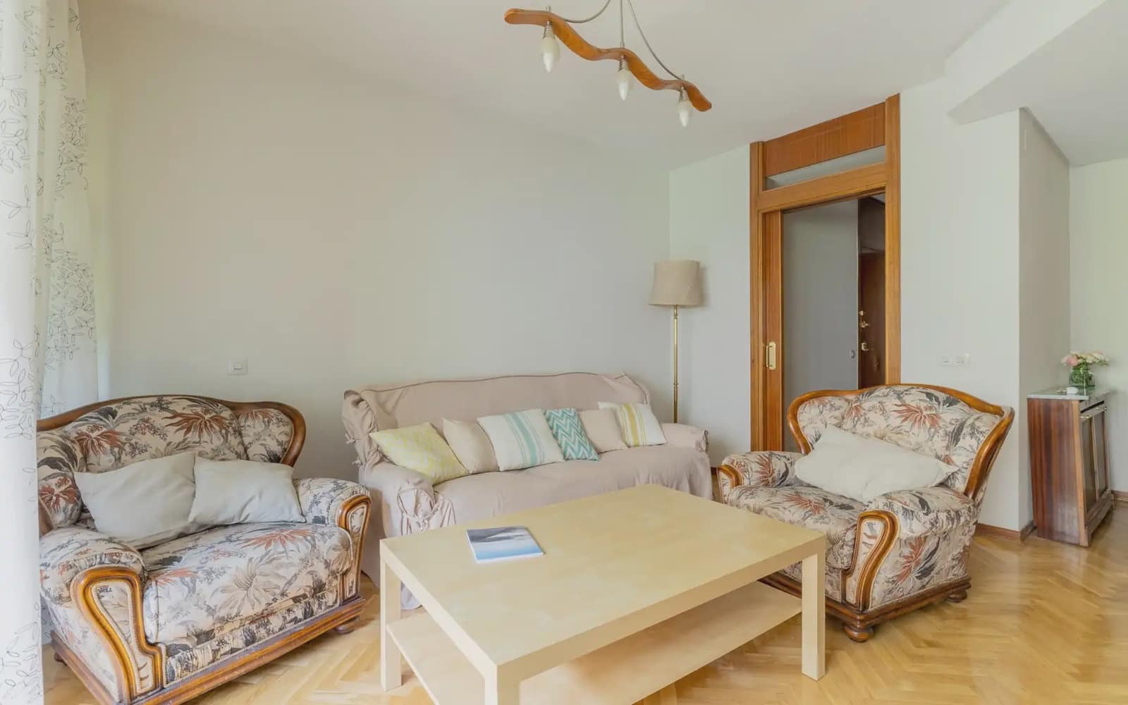 4 soveværelse Lejlighed til leje i Madrid by med garage - € 2.350 (Ref: 10073070)