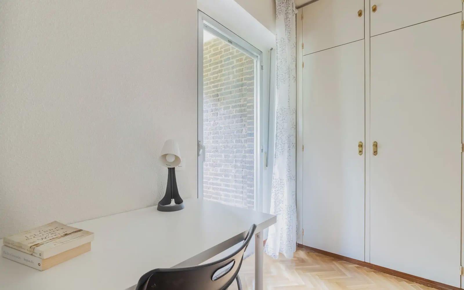 4 soveværelse Lejlighed til leje i Madrid by med garage - € 2.350 (Ref: 10073070)