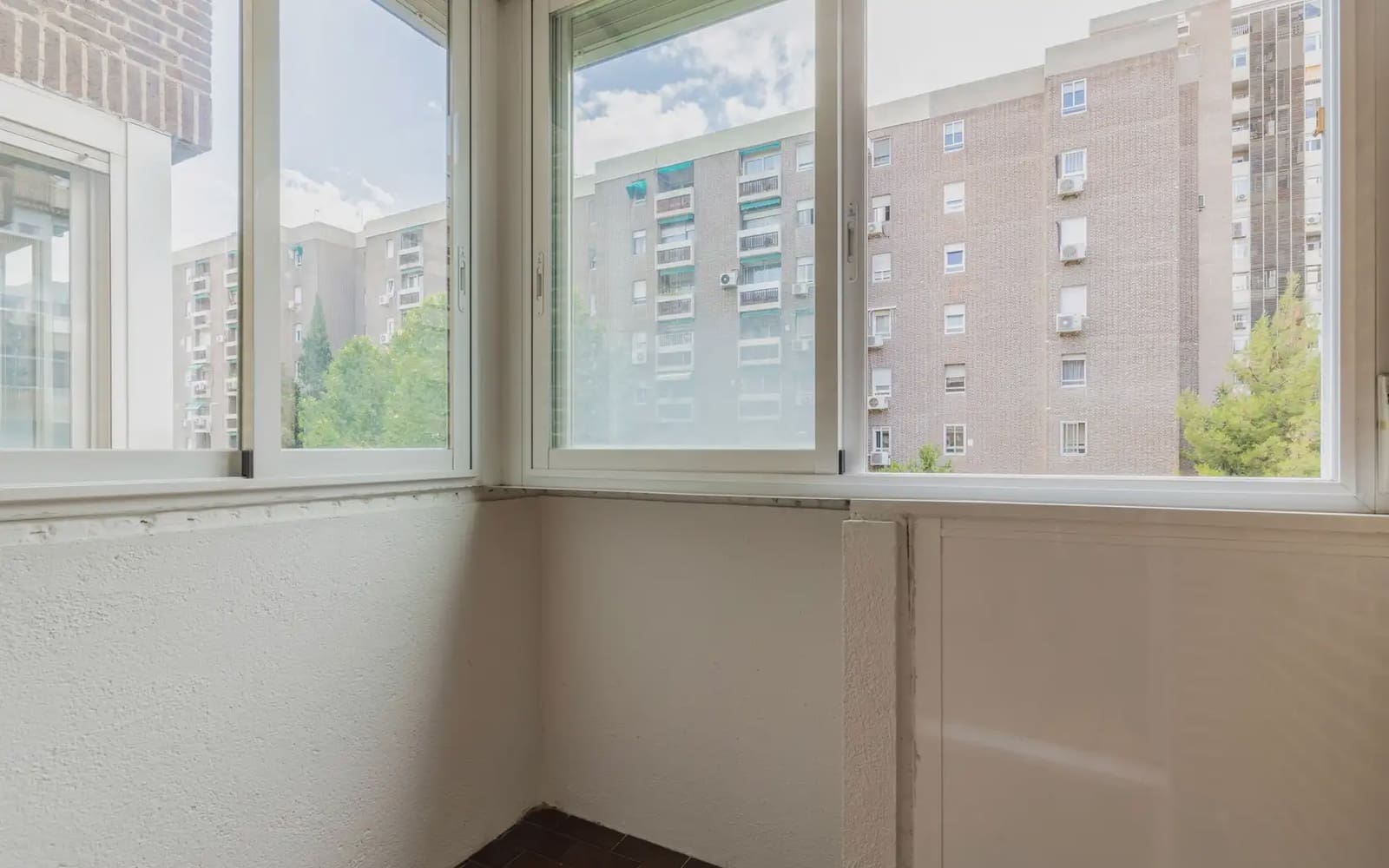 4 soveværelse Lejlighed til leje i Madrid by med garage - € 2.350 (Ref: 10073070)