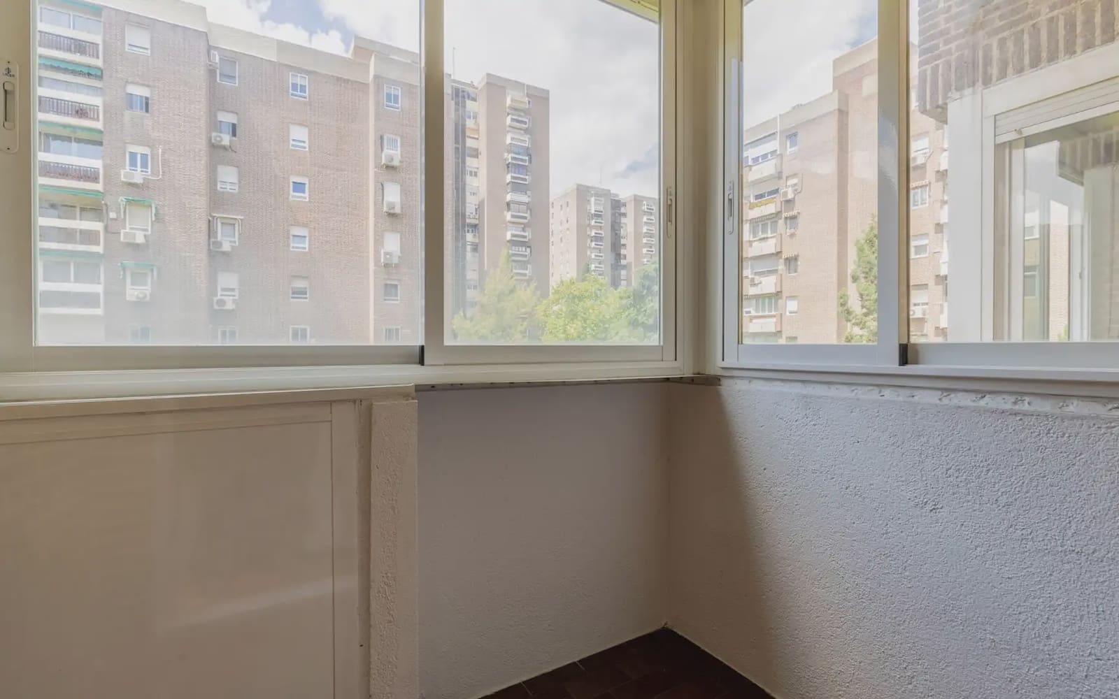 4 soveværelse Lejlighed til leje i Madrid by med garage - € 2.350 (Ref: 10073070)