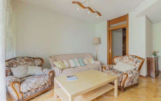 4 soveværelse Lejlighed til leje i Estrella, Madrid by med garage - € 2.350 (Ref: 10073070)