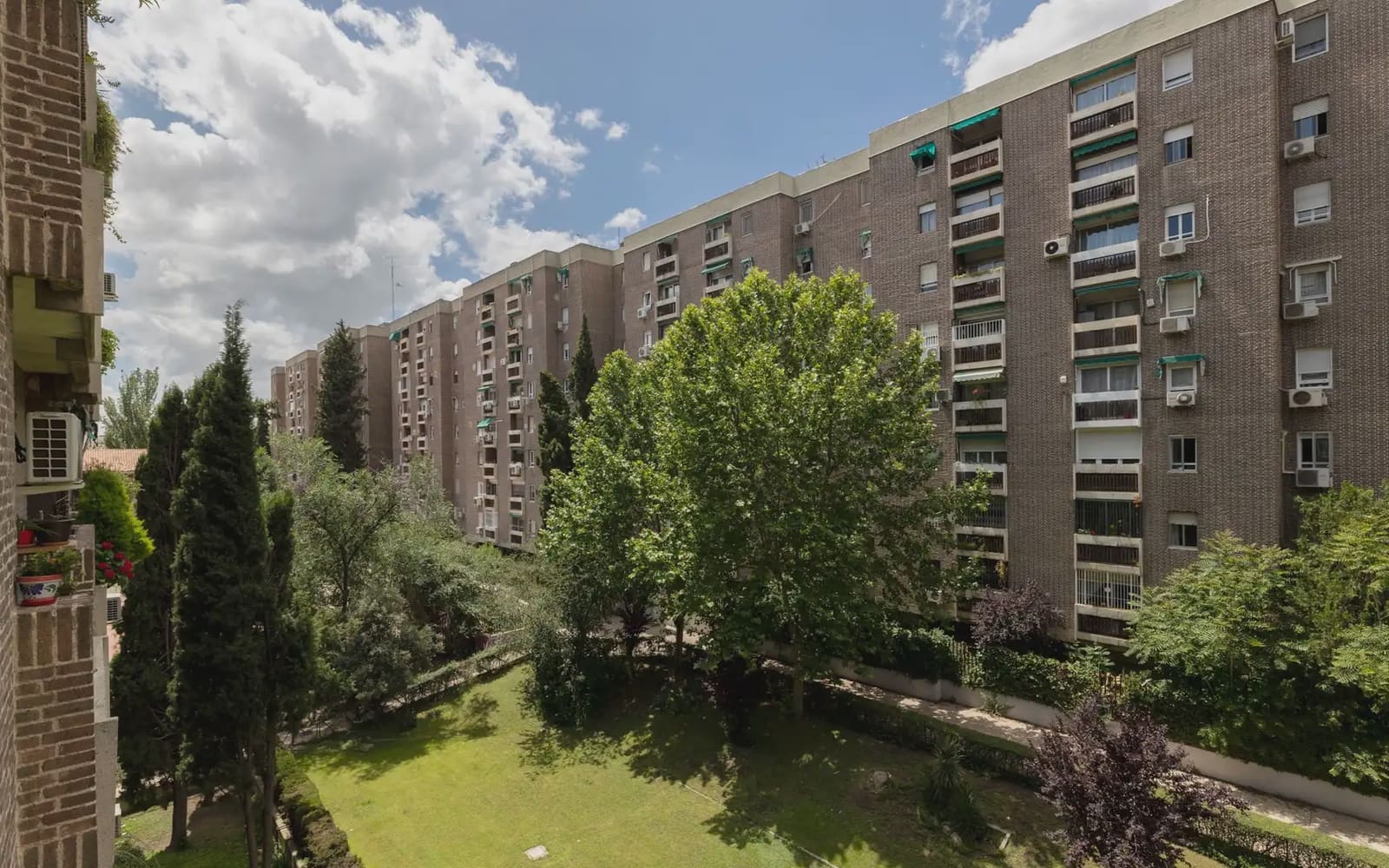 4 soveværelse Lejlighed til leje i Madrid by med garage - € 2.350 (Ref: 10073070)
