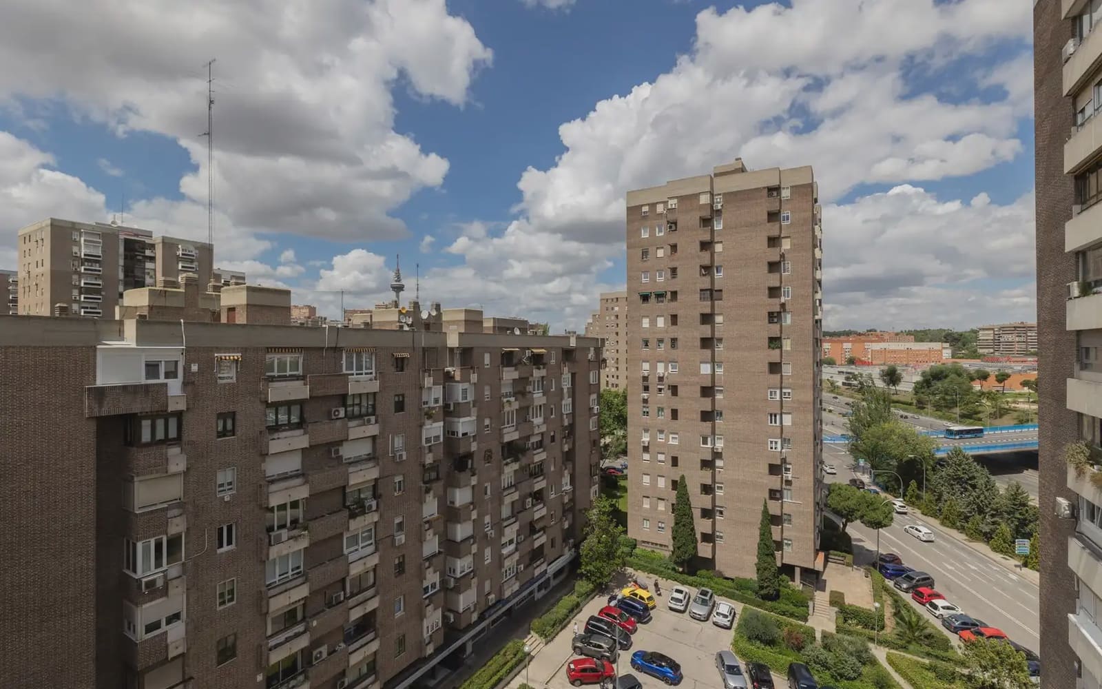 4 soveværelse Lejlighed til leje i Madrid by med garage - € 2.350 (Ref: 10073070)