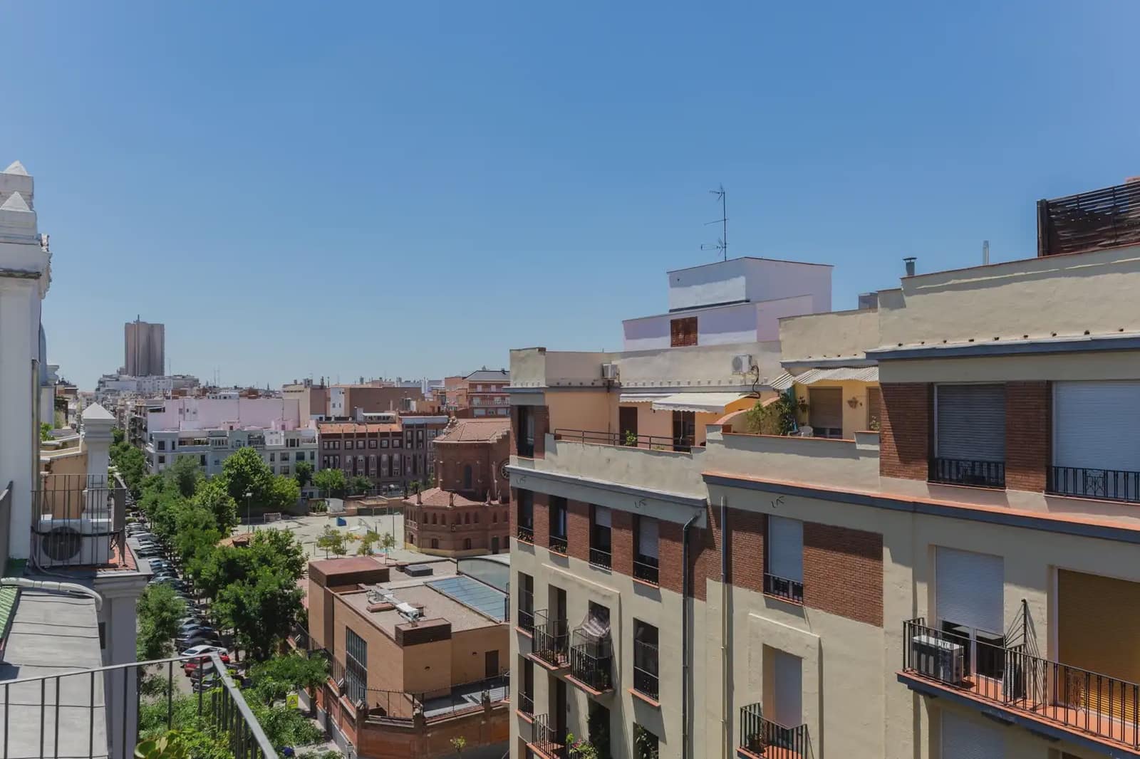 3 quarto Penthouse para arrendar em Madrid cidade - 2 800 € (Ref: 10073071)