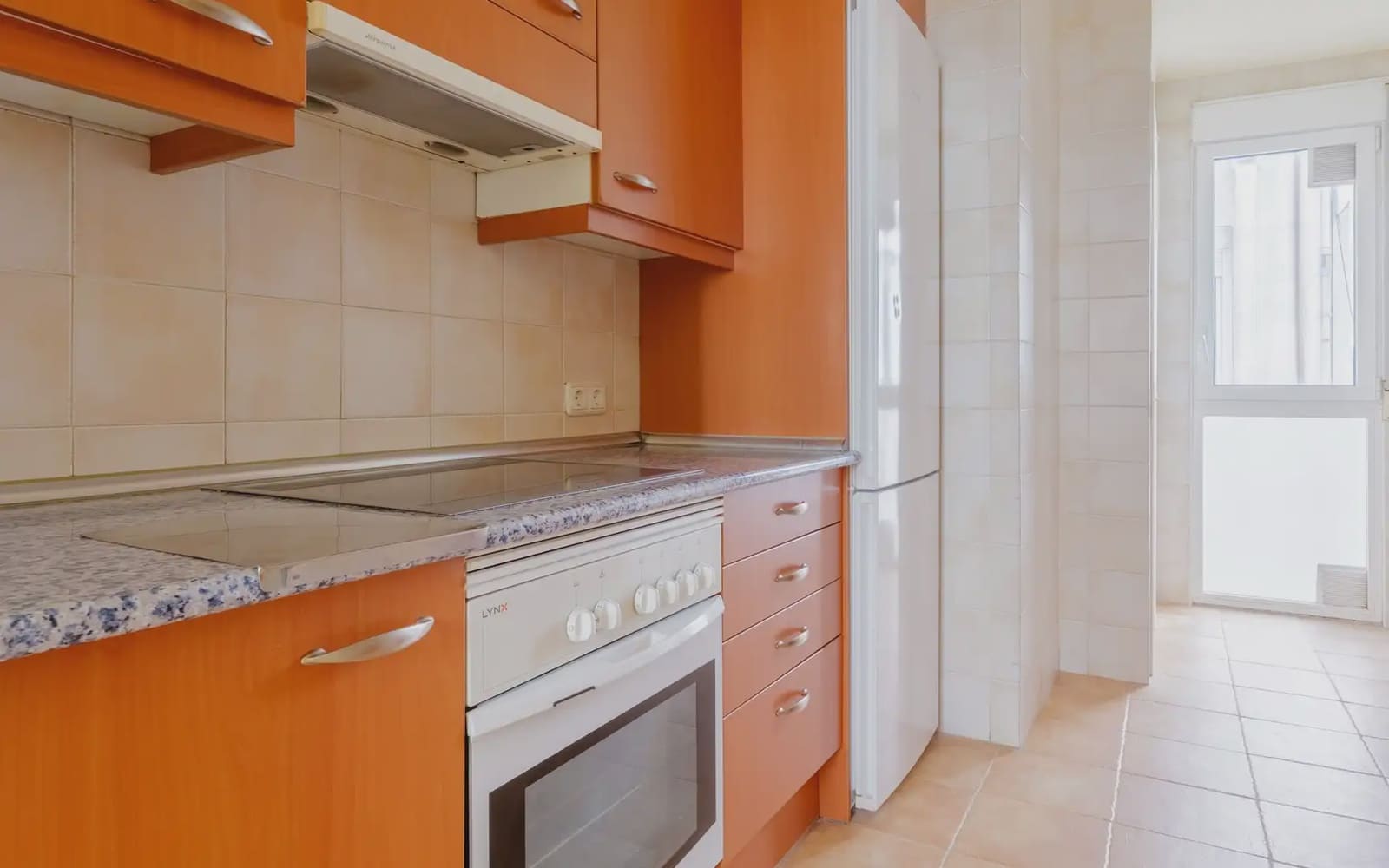 3 bedroom Penthouse for rent in Madrid city - € 2,800 (Ref: 10073071)