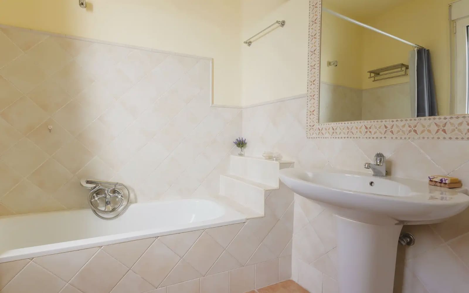 3 bedroom Penthouse for rent in Madrid city - € 2,800 (Ref: 10073071)