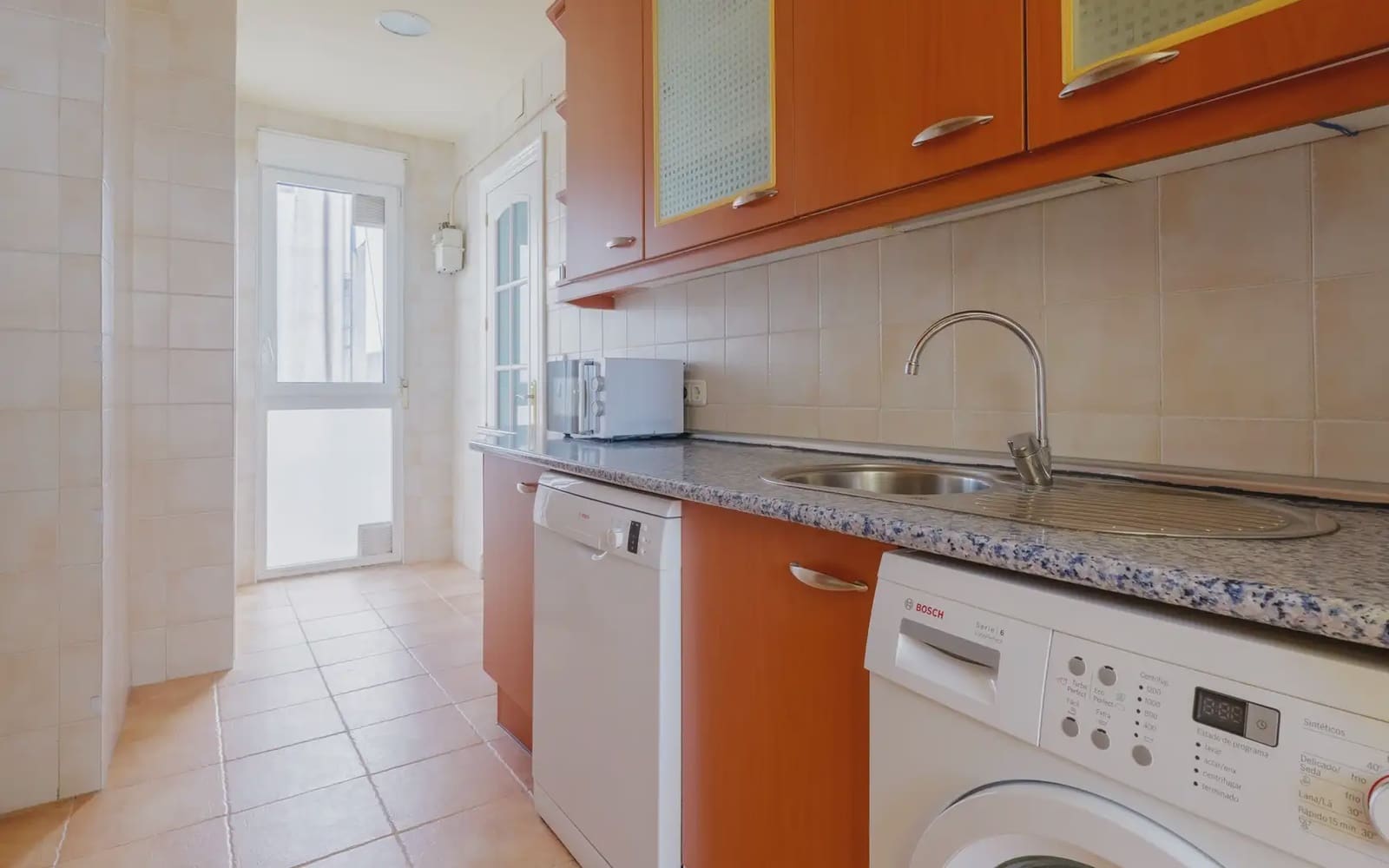 3 bedroom Penthouse for rent in Madrid city - € 2,800 (Ref: 10073071)