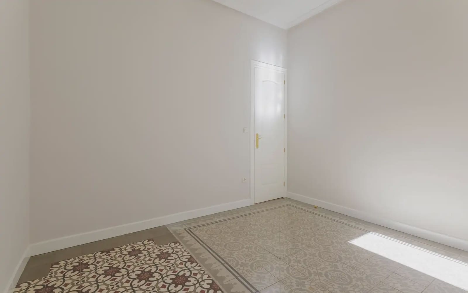 3 bedroom Penthouse for rent in Madrid city - € 2,800 (Ref: 10073071)