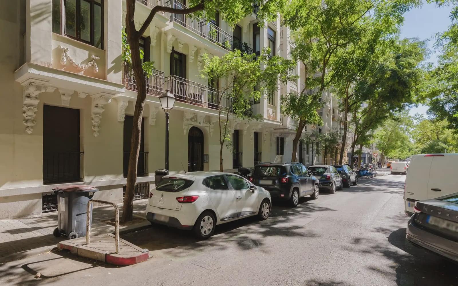 3 bedroom Penthouse for rent in Madrid city - € 2,800 (Ref: 10073071)