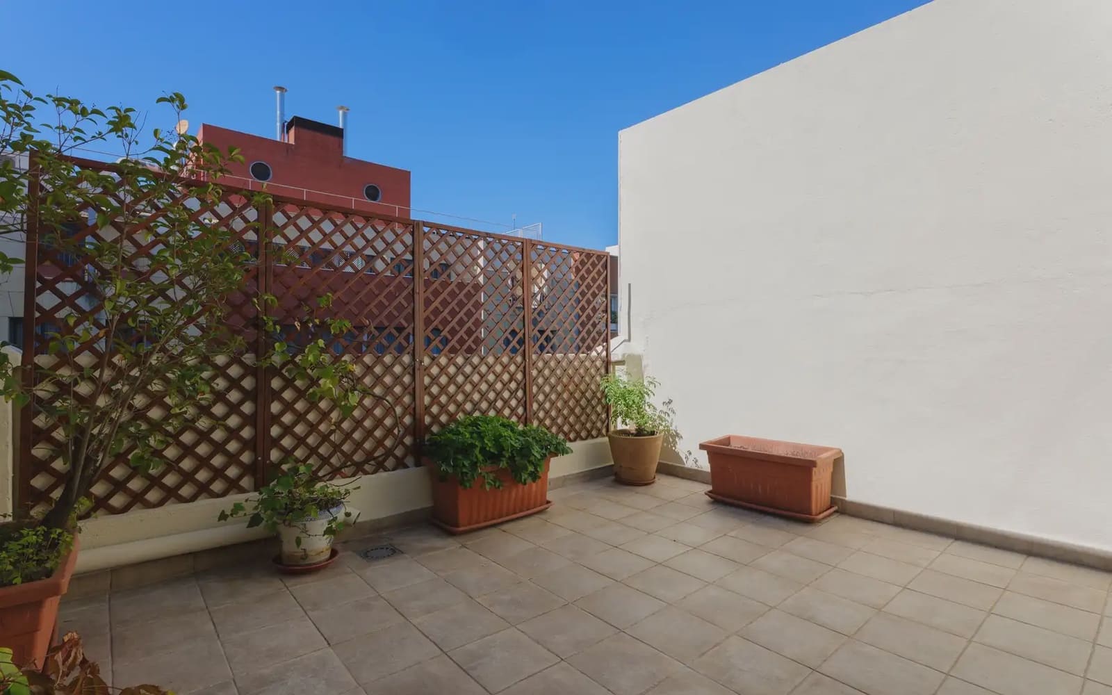 3 bedroom Penthouse for rent in Madrid city - € 2,800 (Ref: 10073071)