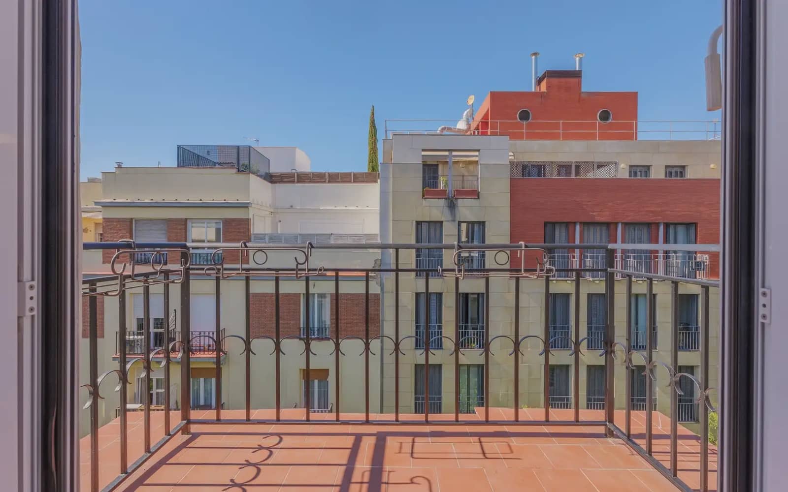 3 bedroom Penthouse for rent in Madrid city - € 2,800 (Ref: 10073071)