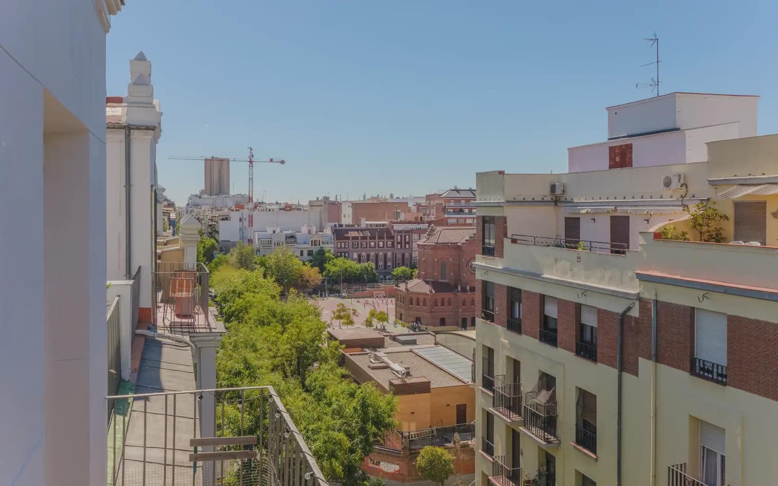 3 bedroom Penthouse for rent in Madrid city - € 2,800 (Ref: 10073071)