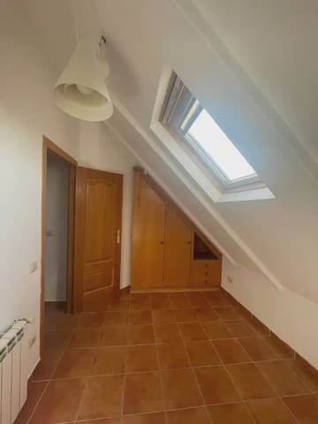 2 quarto Penthouse para arrendar em Almenara, Madrid cidade com garagem - 1 500 € (Ref: 10073072)