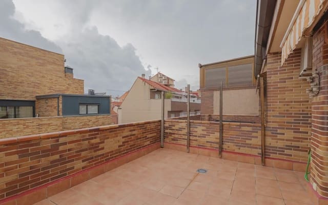 2 soveværelse Penthouse til leje i Almenara, Madrid by med garage - € 1.500 (Ref: 10073072)