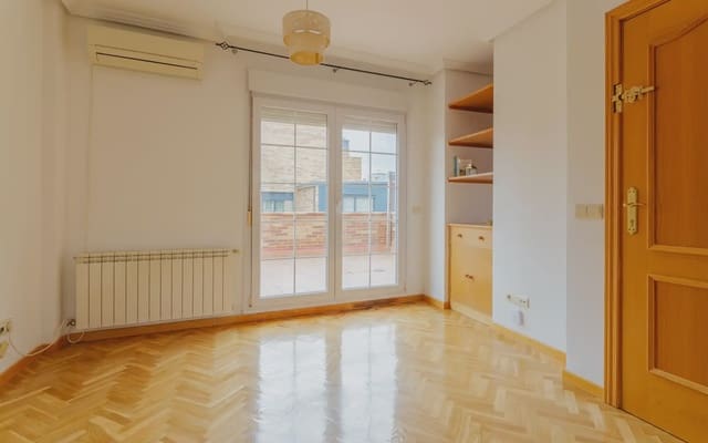 2 soveværelse Penthouse til leje i Almenara, Madrid by med garage - € 1.500 (Ref: 10073072)