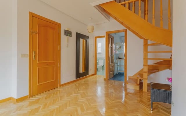 2 soveværelse Penthouse til leje i Almenara, Madrid by med garage - € 1.500 (Ref: 10073072)