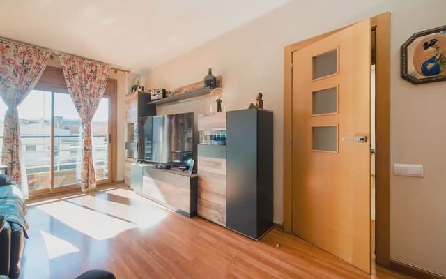 4 soveværelse Lejlighed til salg i Sant Boi de Llobregat - € 310.000 (Ref: 10088424)
