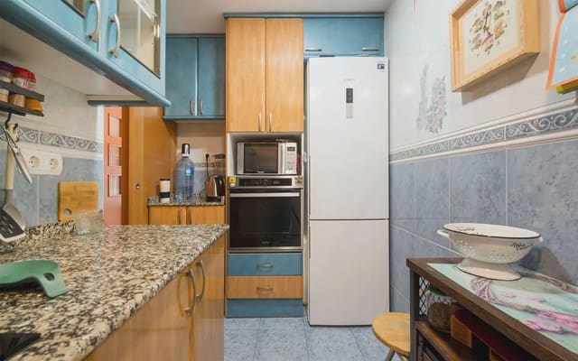 4 soveværelse Lejlighed til salg i Sant Boi de Llobregat - € 310.000 (Ref: 10088424)