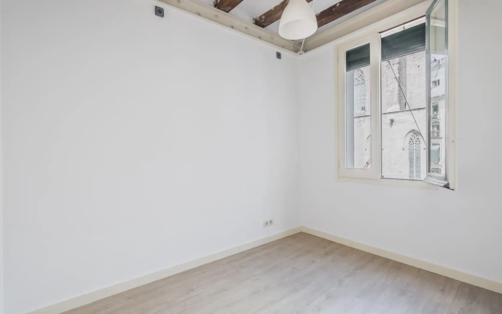 Appartement de 2 chambres à louer à Barcelone ville - 1 368 € (Ref: 10089929)