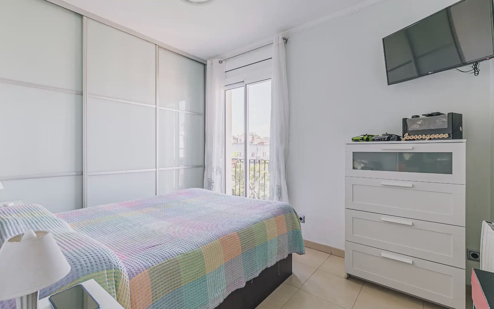 Piso de 3 habitaciones en Barcelona ciudad en venta - 340.000 € (Ref: 10104327)
