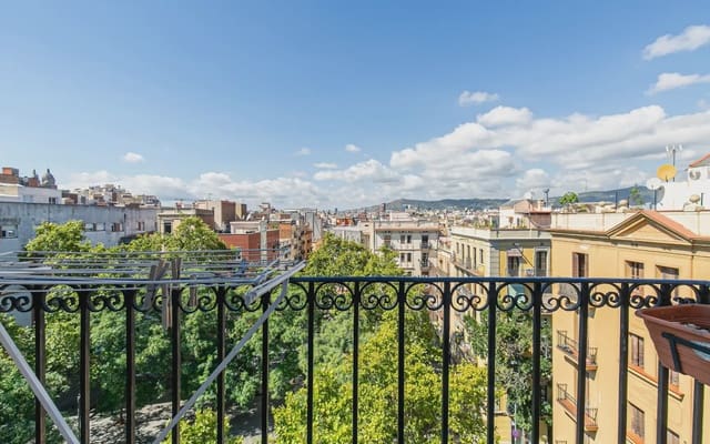 Piso de 3 habitaciones en El Poble Sec, Barcelona ciudad en venta - 340.000 € (Ref: 10104327)