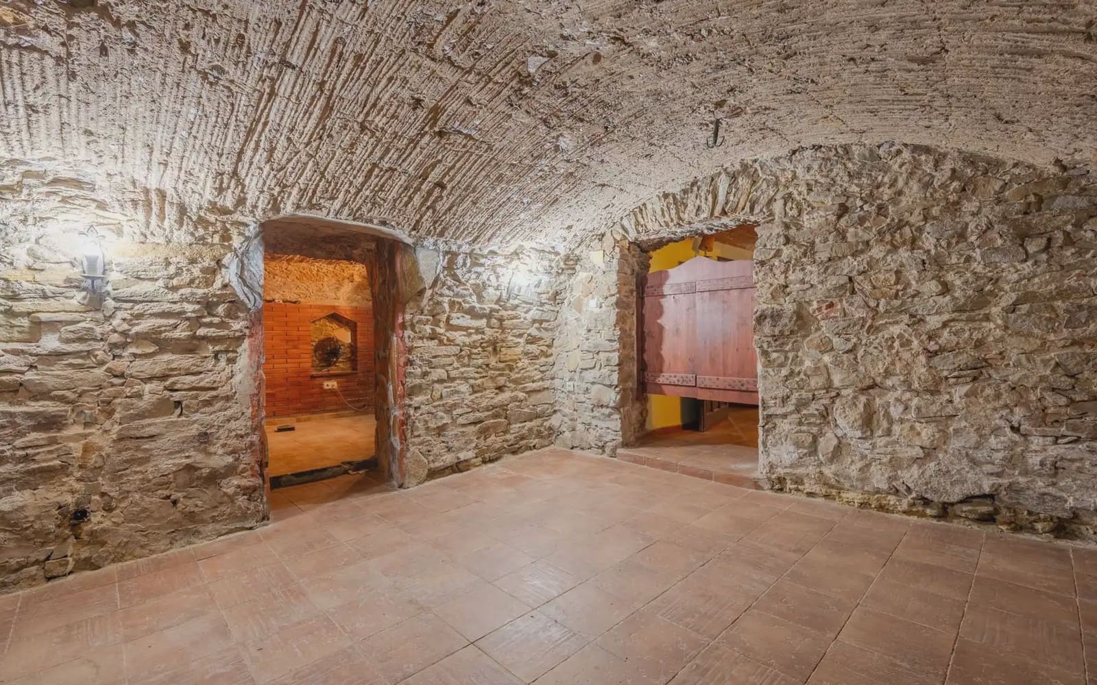 4 bedroom Townhouse for sale in Gualta - € 360,000 (Ref: 10106504)