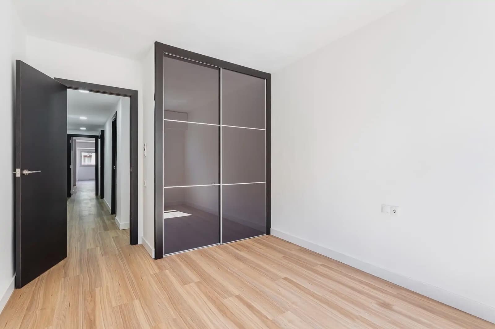 3 bedroom Flat for sale in Valencia city with garage - € 523,000 (Ref: 10120936)
