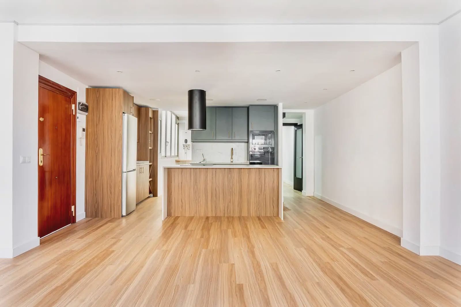 3 bedroom Flat for sale in Valencia city with garage - € 523,000 (Ref: 10120936)