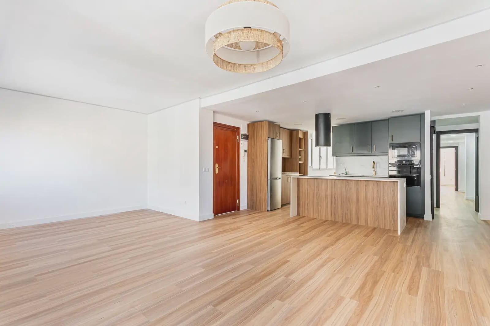 3 bedroom Flat for sale in Valencia city with garage - € 523,000 (Ref: 10120936)