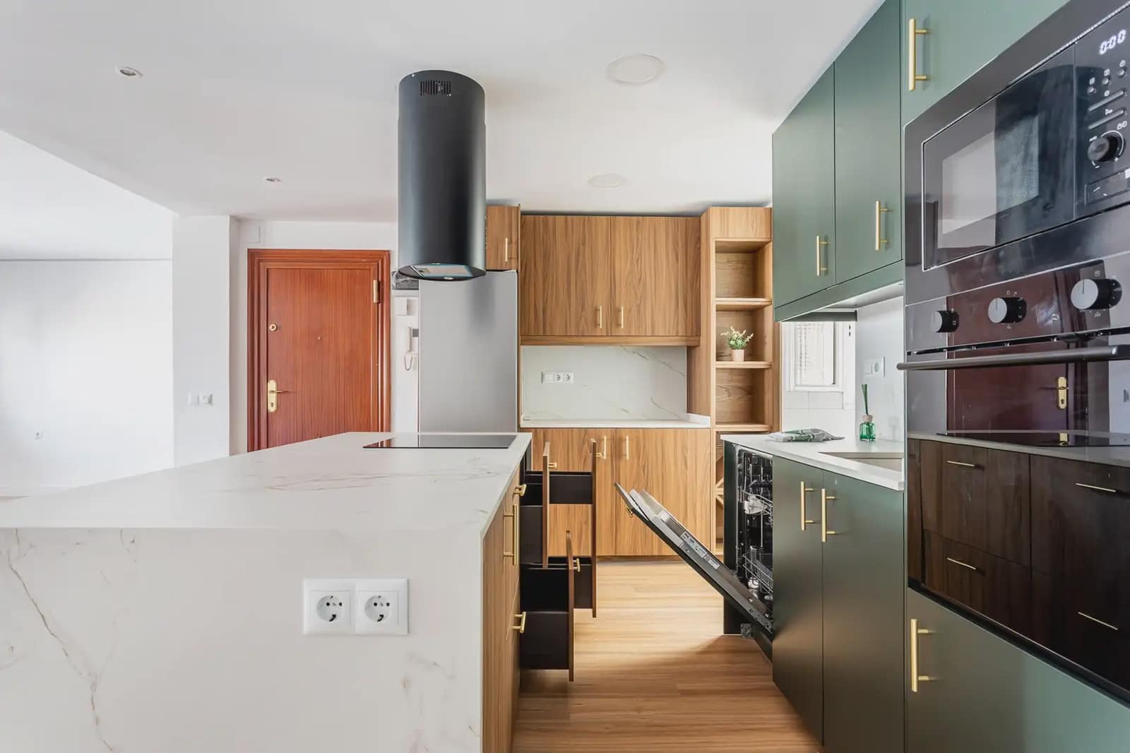 3 bedroom Flat for sale in Valencia city with garage - € 523,000 (Ref: 10120936)