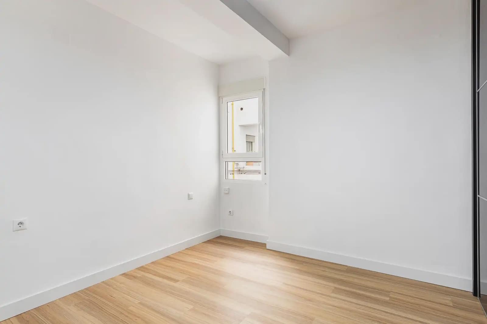 3 bedroom Flat for sale in Valencia city with garage - € 523,000 (Ref: 10120936)