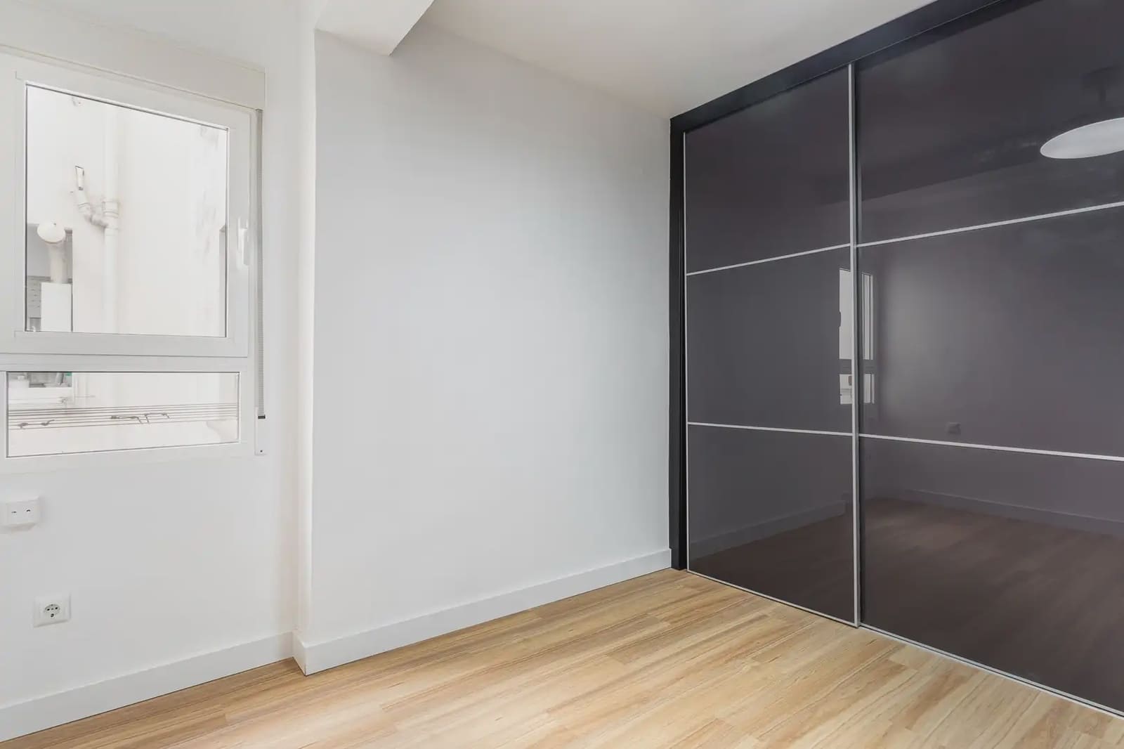 3 bedroom Flat for sale in Valencia city with garage - € 523,000 (Ref: 10120936)