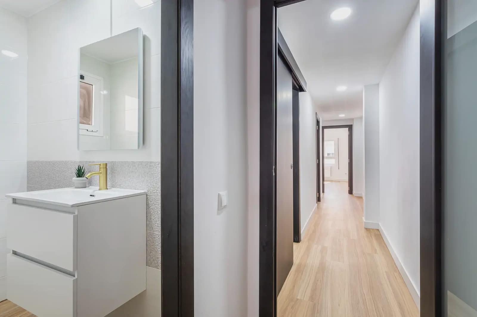 3 bedroom Flat for sale in Valencia city with garage - € 523,000 (Ref: 10120936)