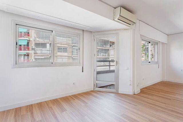 3 bedroom Flat for sale in Nou Moles, Valencia city with garage - € 523,000 (Ref: 10120936)