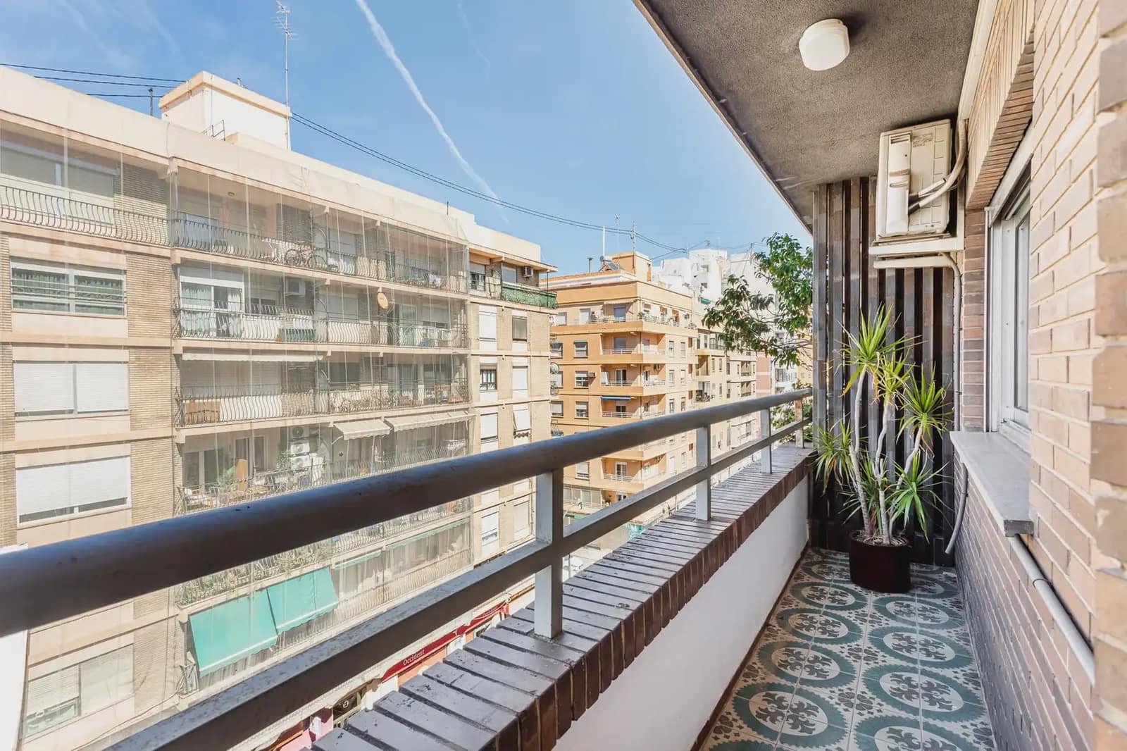 3 bedroom Flat for sale in Valencia city with garage - € 523,000 (Ref: 10120936)